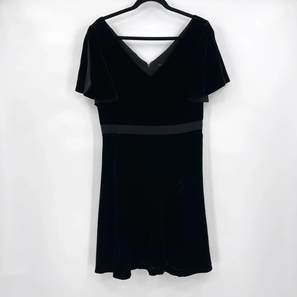 ANN TAYLOR Velvet Short Sleeve V-neck Dress Black 8 NWT - Picture 3 of 14